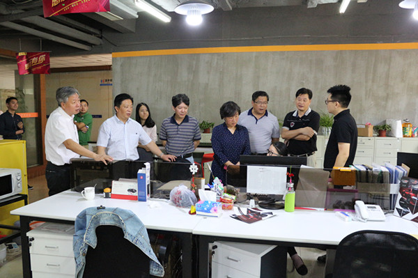 经科委组织委员视察“制造业电商”  助力我市电子商务发展