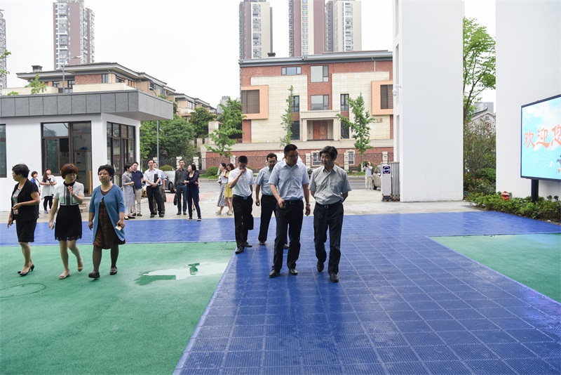 视察武进机关幼儿园南园